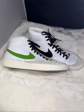 Nike Blazer Mid ’77 Vintage White Black Green High Top Sneakers Size 11.5